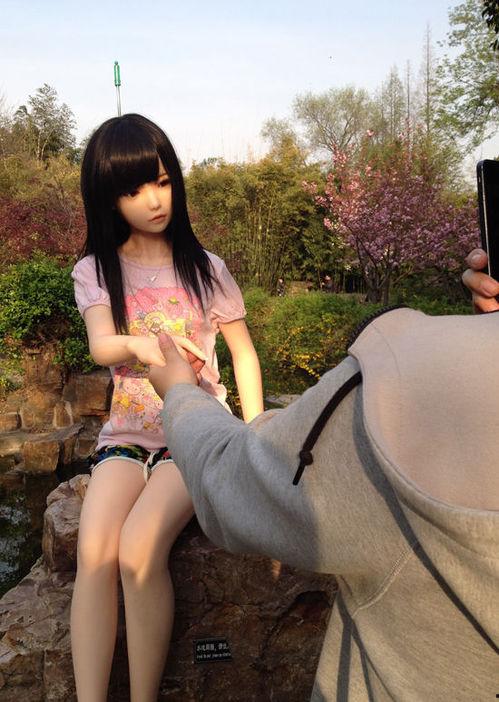 充气娃娃裸体图片,虚拟伴侣的诱惑与争议